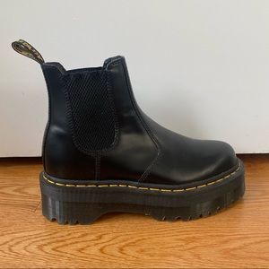 Dr. Martens Chelsea Boot 2976 Platform
